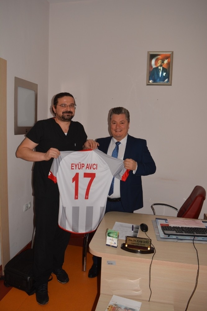 Doç. Dr. Eyüp Avcı: “Sağlıklı Bir Kalp İçin Spor Yapın”