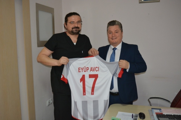 Doç. Dr. Eyüp Avcı: “Sağlıklı Bir Kalp İçin Spor Yapın”