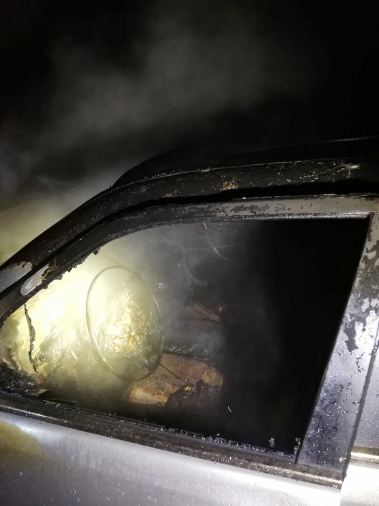 Seyir Halindeki Otomobil Alev Alev Yandı