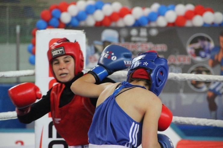 Erzurum’da Boks Heyecanı