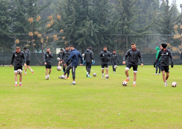 Bayram Toysal: "Suyun Üzerinde Yürüsek, Yüzmeyi Bilmiyor Diye Eleştirenler Olacak"