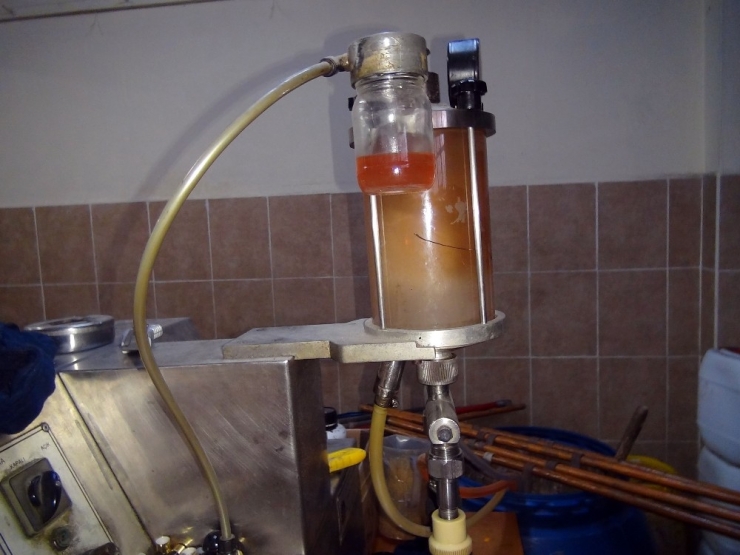 Polisten Sahte Parfüm Operasyonu: 150 Bin Şişe Ele Geçirildi