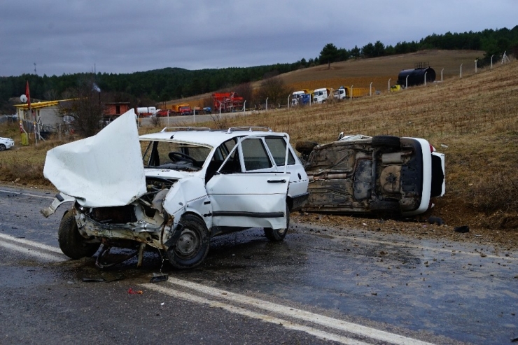 Kastamonu’da İki Otomobil Çarpıştı: 1 Ölü, 2 Yaralı