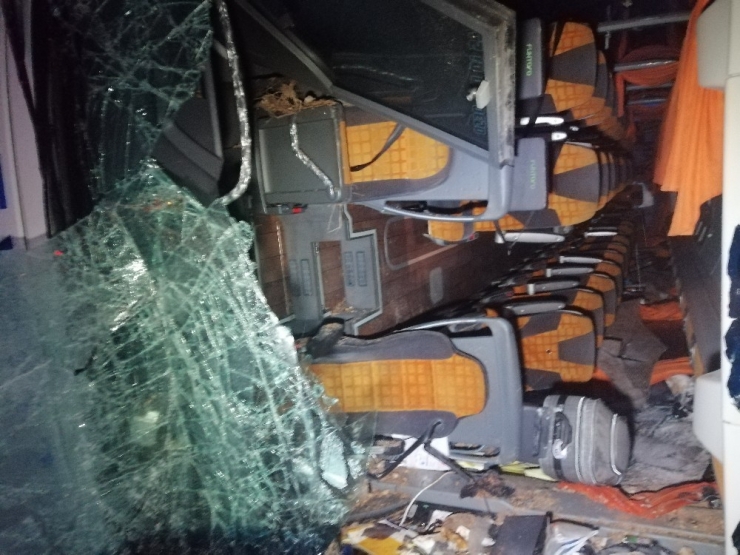 Kayseri’de Yolcu Otobüsü Devrildi: 23 Kişi Yaralandı