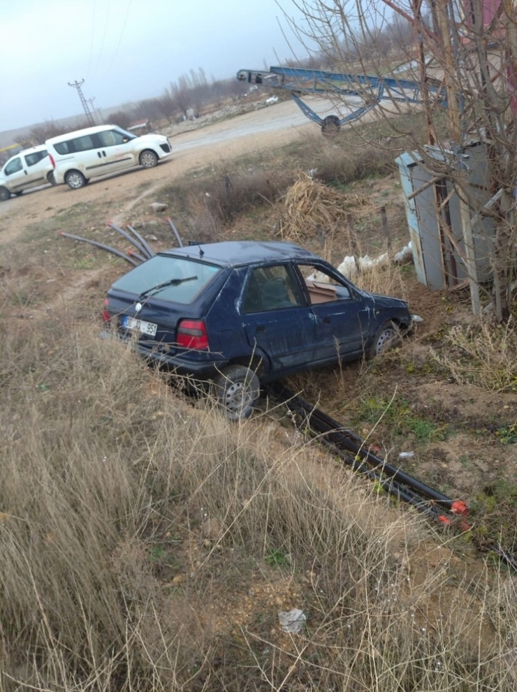 Otomobil Şarampole Düştü: 1 Ölü, 2 Yaralı