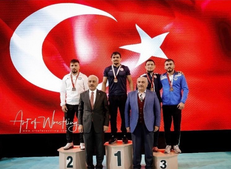 Kağıtsporlu Güreşçilerden Önemli Başarı