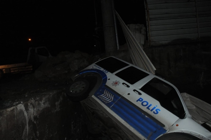 Polis Otosu Kovaladığı Şüpheli Araçla Çarpıştı: 2’si Polis 3 Yaralı