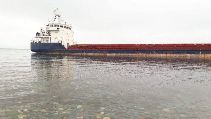 Marmara Denizi’nde Rus Gemisi Karaya Oturdu