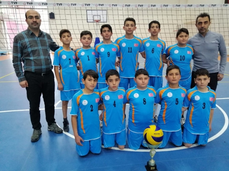Köy Okulu Voleybolda Nevşehir Şampiyonu Oldu
