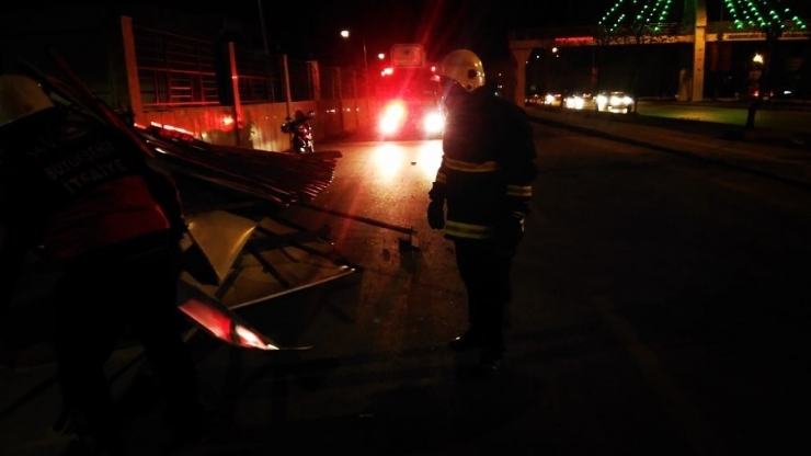 Van’da Rüzgar Çatı Uçurdu