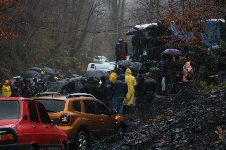 Madende Mahsur Kalan İşçilerden Birine Ulaşıldı