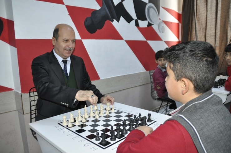 Şuhut’ta Satranç Atölyesi Açıldı