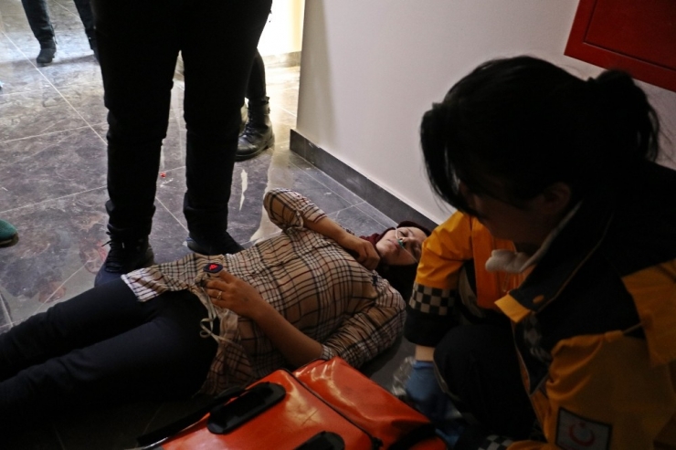 Açık Bırakılan Kabloya Dokunan Kadın Hastanelik Oldu