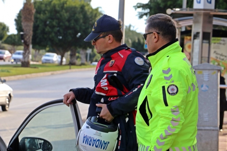 Kazada Yaralanan Arkadaşının Üniforması Ve Kaskını Uzun Süre Elinden Bırakmadı