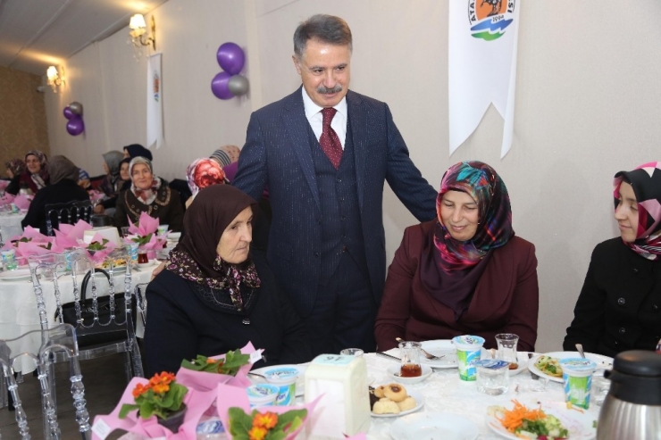 Deveci: "Kadın Üretimde Daha Çok Yer Alacak"