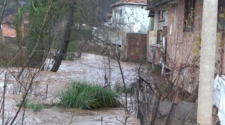 Bartın’da Ulaşıma Sağanak Engeli