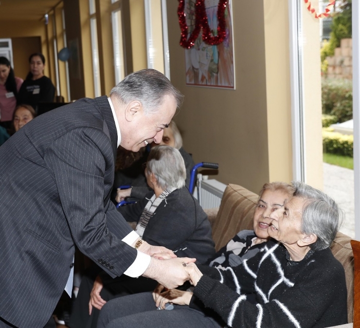 Galatasaray Başkanı Mustafa Cengiz’den Galatasaraylılar Yurdu’na Ziyaret