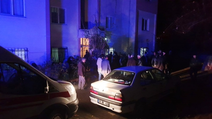 Eşini Tüfekle Öldürdükten Sonra İntihar Etti