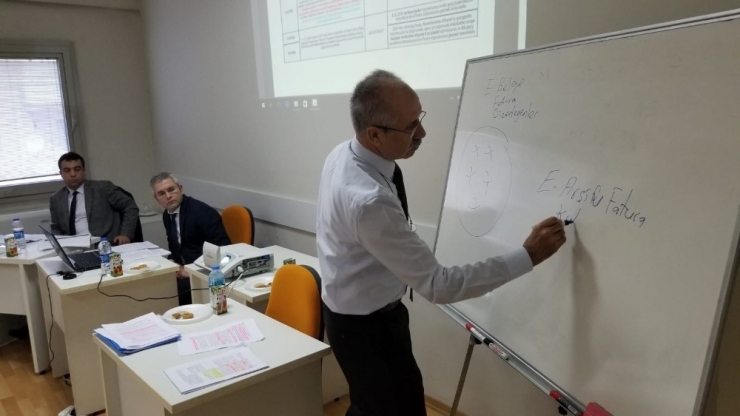 Gazetecilere E-belge Ve E-defter Uygulamaları Anlatıldı