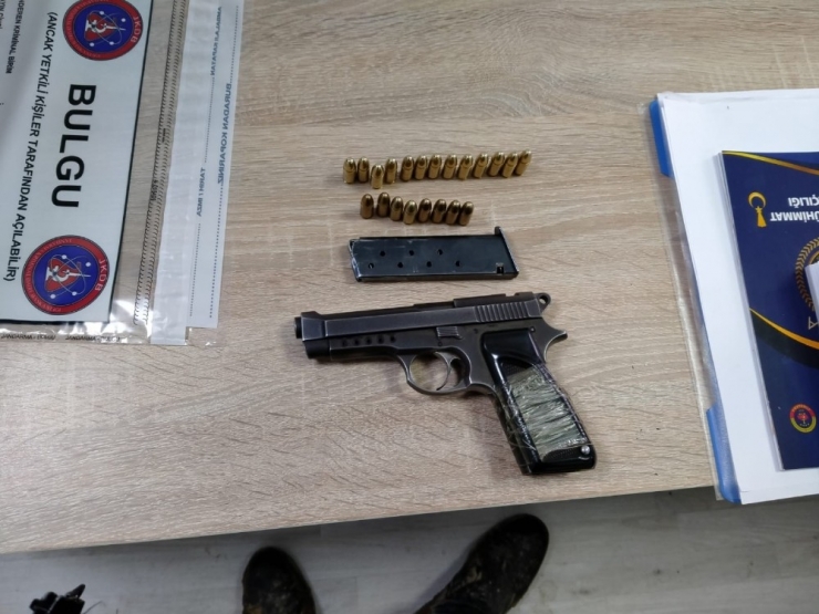 Karapürçek’te İki Kişiyi Silahla Yaralayan Firari Yakalandı