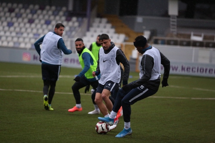 Keçiörengücü’nde Akhisarspor Maçının Hazırlıkları Sürüyor