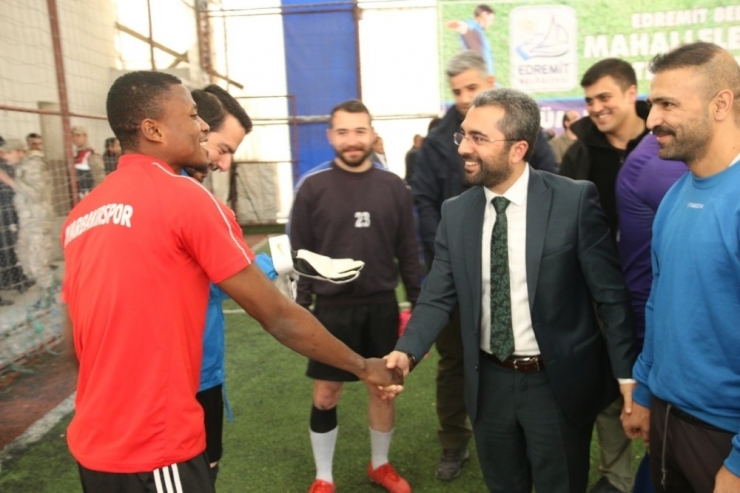 Edremit’te ‘Mahalleler Arası Futbol Turnuvası’ Sona Erdi