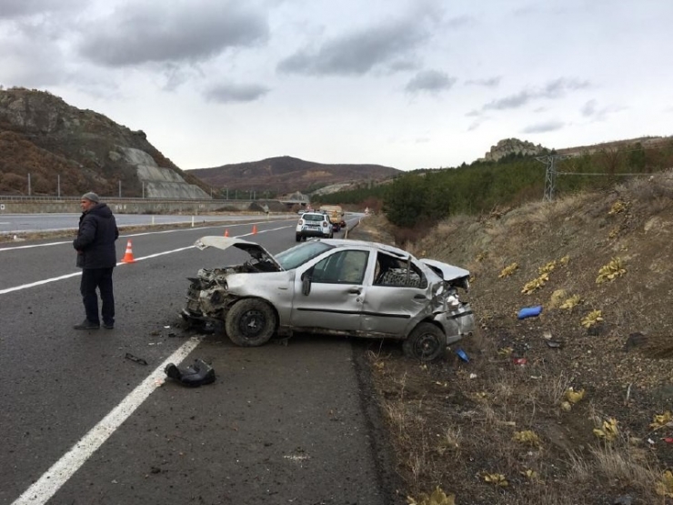 Tekerleği Patlayan Araç Takla Attı: 5 Yaralı