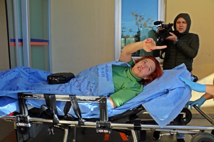 Komşusuyla Gürültü Kavgasına Giren Kadın Bıçaklandı