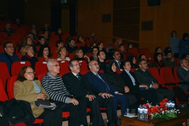 Aydın’da ‘Ergenlik Dönemi Teknoloji Bağımlılığı’ Semineri