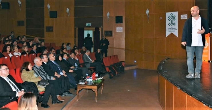 Aydın’da ‘Ergenlik Dönemi Teknoloji Bağımlılığı’ Semineri