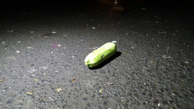 Maskeli Bir Grup Yoldan Geçen Aracı Kurşun Yağmuruna Tuttu