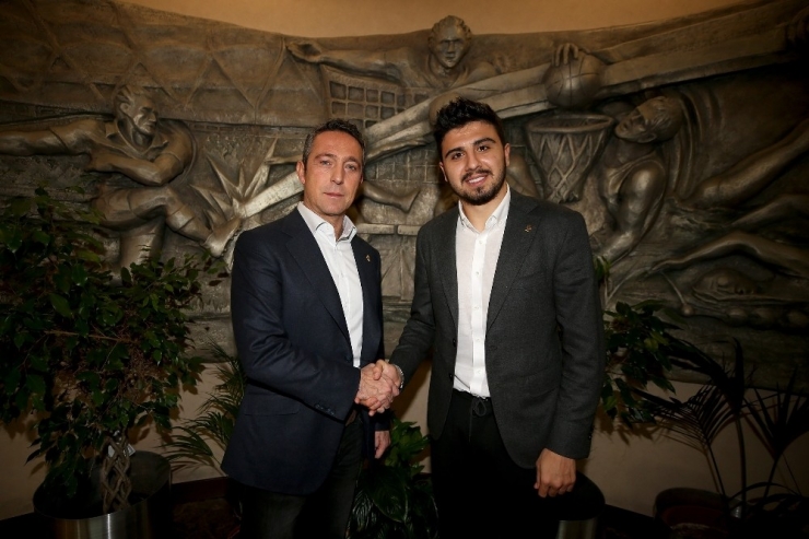 Ozan Tufan İmzayı Attı