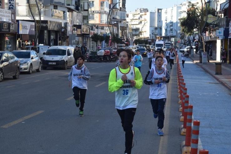 Atatürk Koşusu Aliağa’da Da Yapıldı