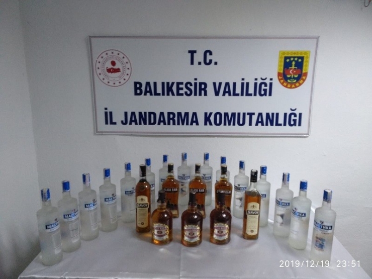 Jandarma 343 Aranan Şahsı Yakaladı