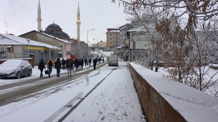 Bingöl’de Kar Etkili Oldu, 92 Köy Yolu Ulaşıma Kapandı