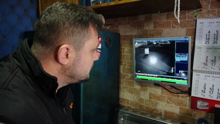 Arkadaşları Şaka Yapıyor Sandı, Güvenlik Kameralarını İnceleyince Gerçek Ortaya Çıktı