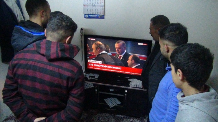 Şanlıurfa’da Vatandaşlar Yerli Otomobile Hayran Kaldı