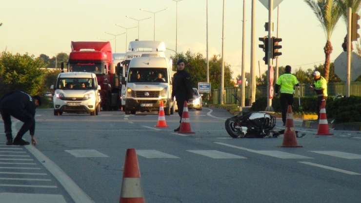 Kasksız Motosiklet Sürücüsünün Kırmızı Işık İhlali Ölümle Sonuçlandı