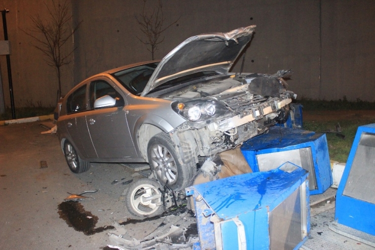 Bağcılar’da Alkollü Sürücü Park Halindeki Motosikleti Ezdi