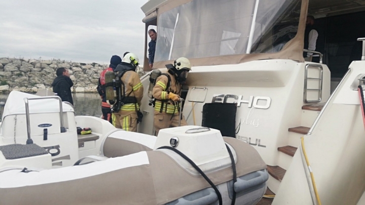 Beylikdüzü’nde Lüks Teknede Yangın Paniği