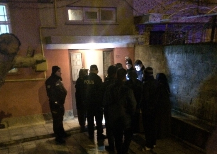 Elazığ’da Bir Kişi Babasını Ve Komşularını Bıçakladı