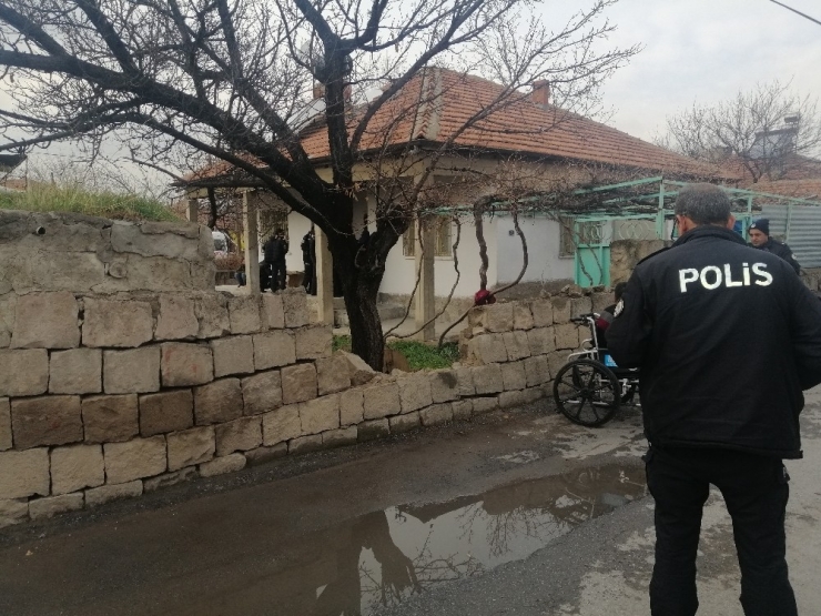 Yaşlı Adam Evinde Ölü Bulundu