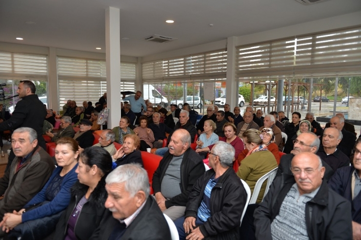 Mersin’deki Emeklilere Mizük Ziyafeti