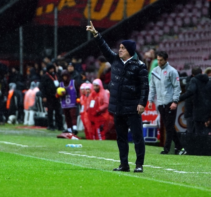 Süper Lig: Galatasaray: 5 - Antalyaspor: 0 (Maç Sonucu)