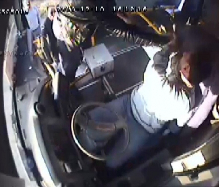 Şoföre ’Cep Telefonu’ Dayağı