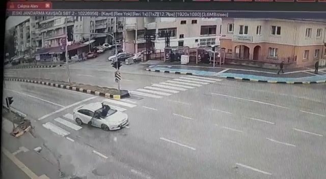 Otomobilin Çarptığı Yaya Hayatını Kaybetti