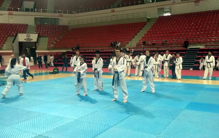 Konya’da Tekvando Siyah Kuşak Ve Dan Terfi Sınavları Yapıldı