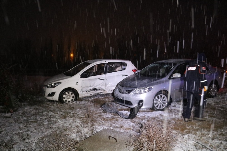 Sivas’ta Trafik Kazası: 5 Yaralı