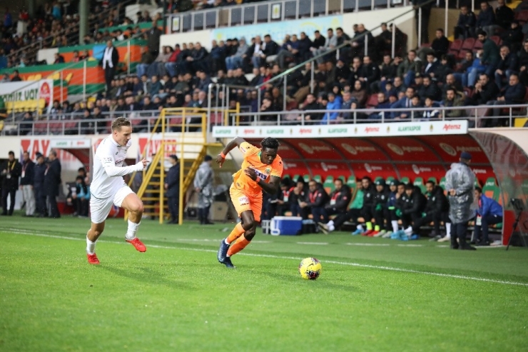 Süper Lig: Alanyaspor: 1 - Konyaspor: 1 (İlk Yarı )