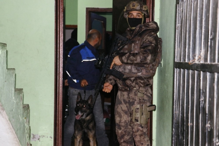 Uyuşturucu Satıcılarına Şafak Baskını